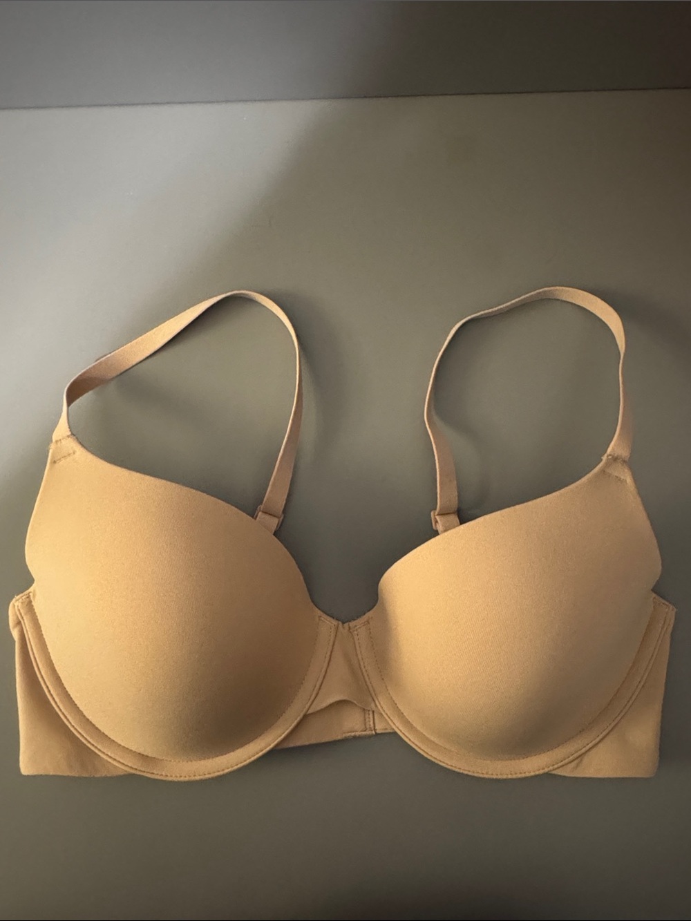 SKIMS Molded Underwire T Shirt Bra in Warm Beige